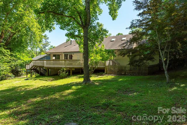 29 Hillcreek Drive, Asheville, NC 28804
