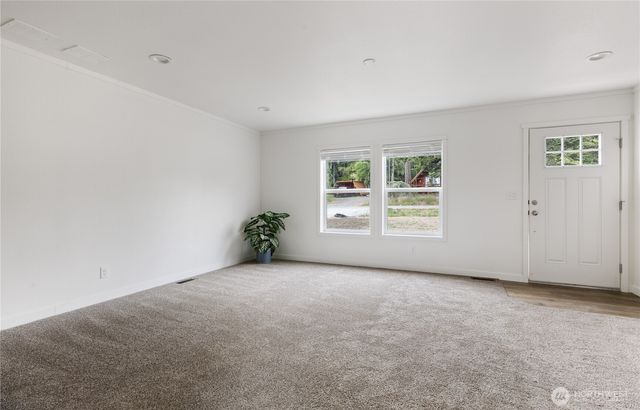 4359 Childrens Avenue, Oak Harbor, WA 98277