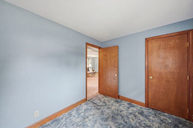 672 Shawsheen St, Tewksbury, MA 01876