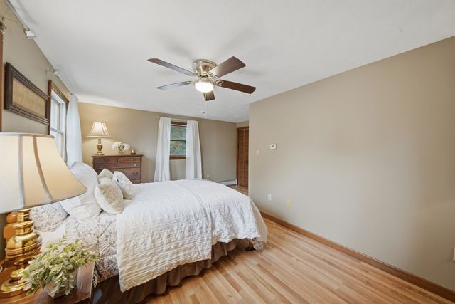 672 Shawsheen St, Tewksbury, MA 01876