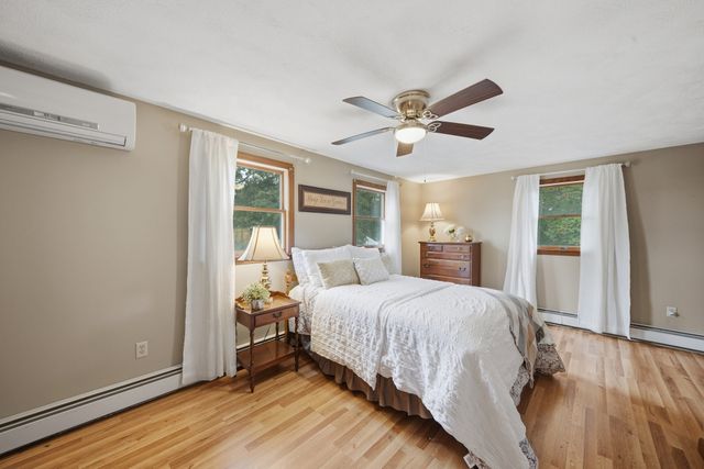 672 Shawsheen St, Tewksbury, MA 01876
