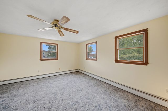 672 Shawsheen St, Tewksbury, MA 01876