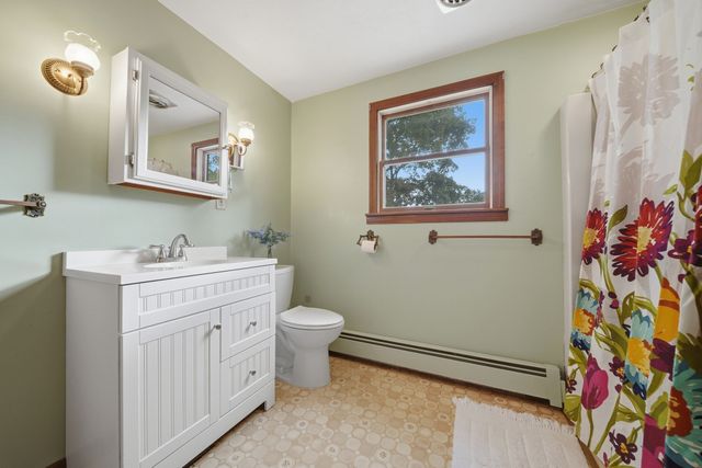672 Shawsheen St, Tewksbury, MA 01876