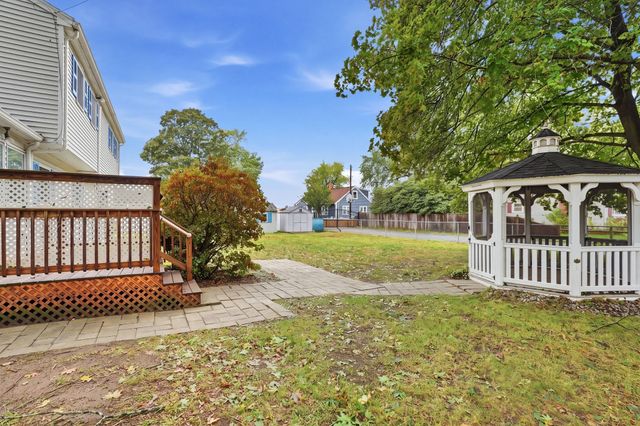 672 Shawsheen St, Tewksbury, MA 01876