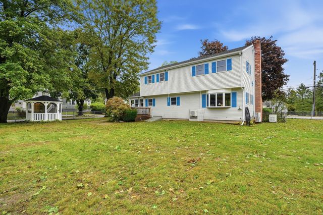 672 Shawsheen St, Tewksbury, MA 01876
