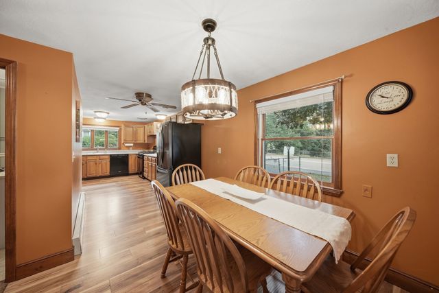 672 Shawsheen St, Tewksbury, MA 01876