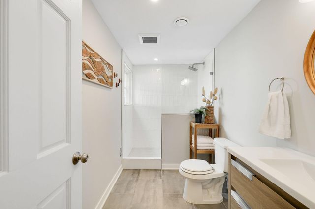 5670 Fairlawn Shores Trail SE, Prior Lake, MN 55372