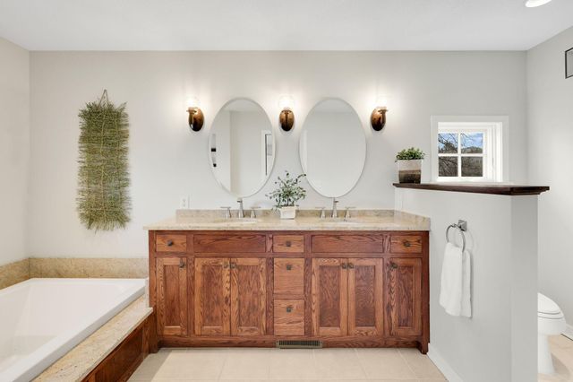 5670 Fairlawn Shores Trail SE, Prior Lake, MN 55372