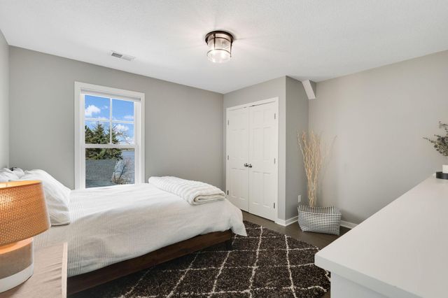 5670 Fairlawn Shores Trail SE, Prior Lake, MN 55372