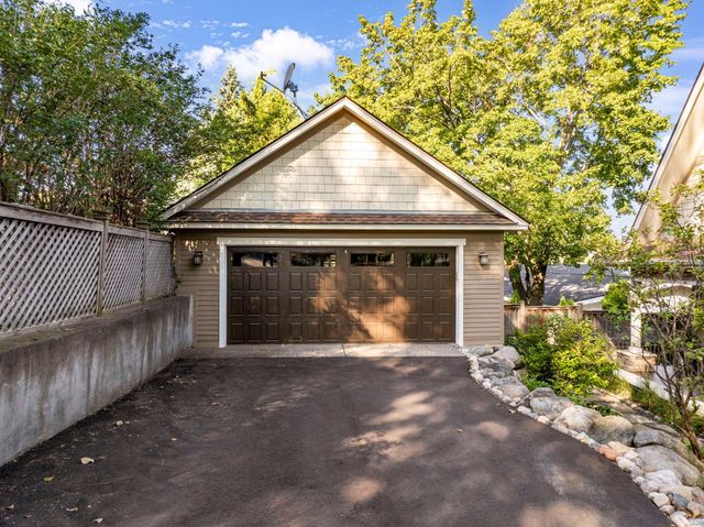 5670 Fairlawn Shores Trail SE, Prior Lake, MN 55372