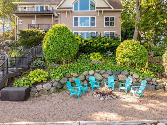 5670 Fairlawn Shores Trail SE, Prior Lake, MN 55372