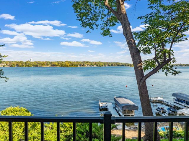 5670 Fairlawn Shores Trail SE, Prior Lake, MN 55372