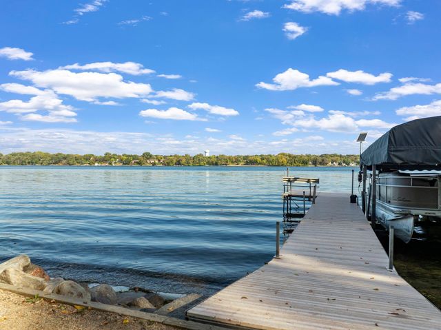 5670 Fairlawn Shores Trail SE, Prior Lake, MN 55372