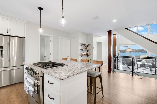 5670 Fairlawn Shores Trail SE, Prior Lake, MN 55372