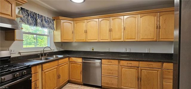 3520 Gamage DR, Norfolk, VA 23518