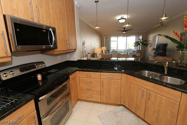 7058 Barrington CIR 102, Naples, FL 34108