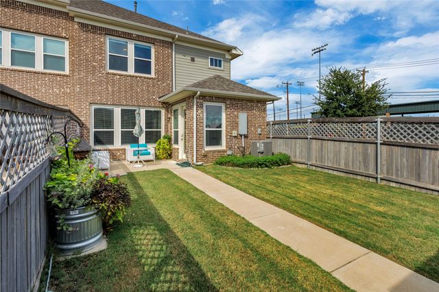 8886 Ice House Drive, North Richland Hills, TX 76180