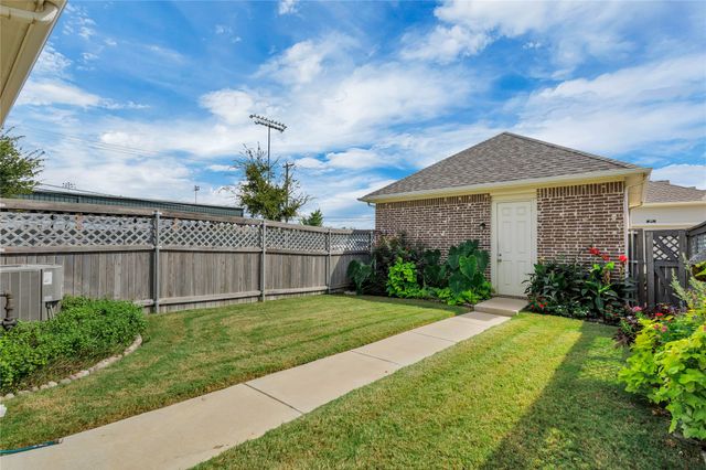 8886 Ice House Drive, North Richland Hills, TX 76180