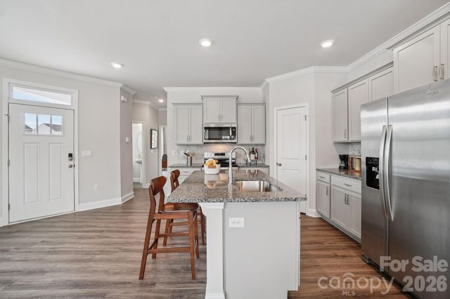 372 Creekview Road, Hendersonville, NC 28792