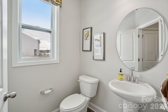 372 Creekview Road, Hendersonville, NC 28792