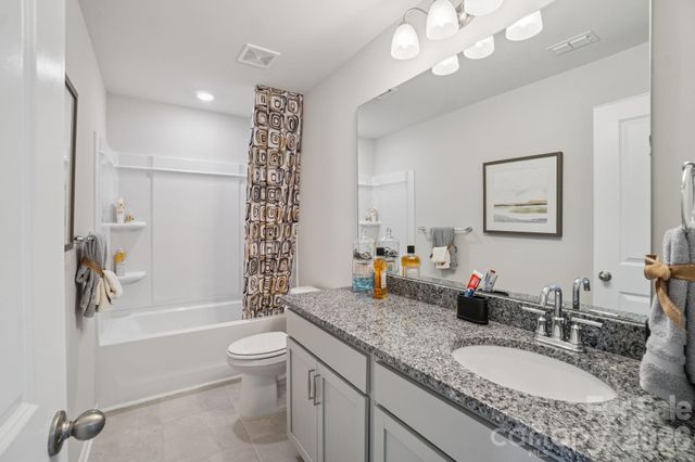 372 Creekview Road, Hendersonville, NC 28792