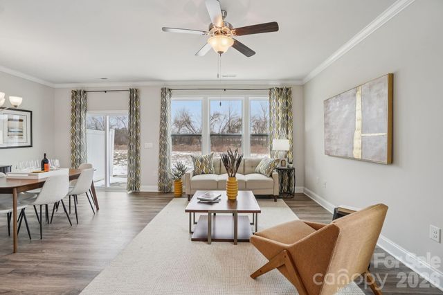 372 Creekview Road, Hendersonville, NC 28792