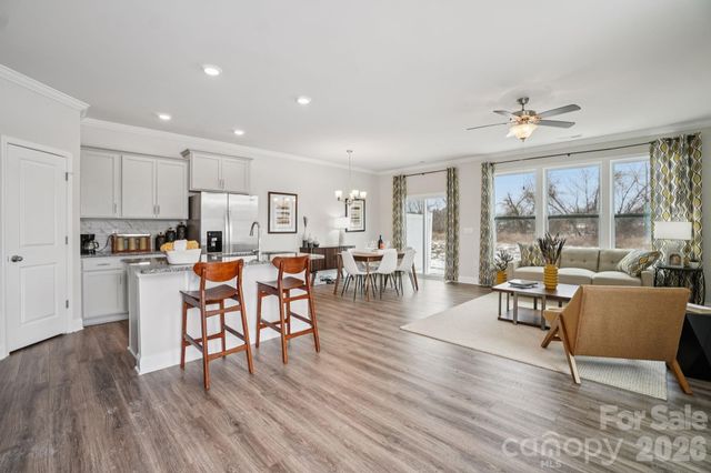 372 Creekview Road, Hendersonville, NC 28792