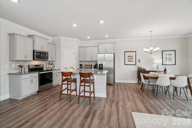 372 Creekview Road, Hendersonville, NC 28792