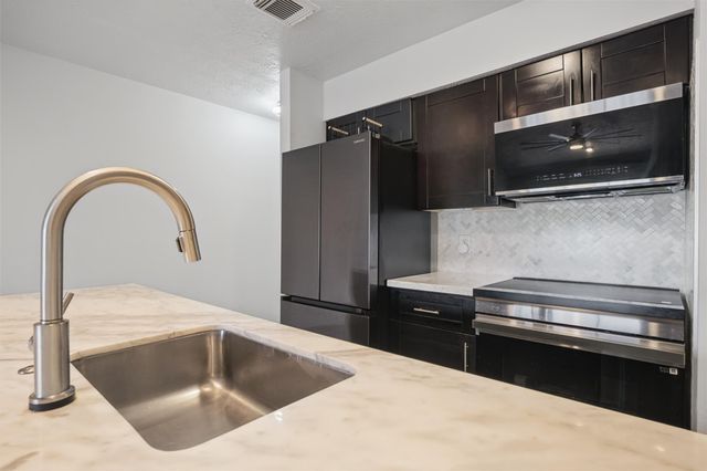 801 River Road 112F, Montgomery, TX 77356