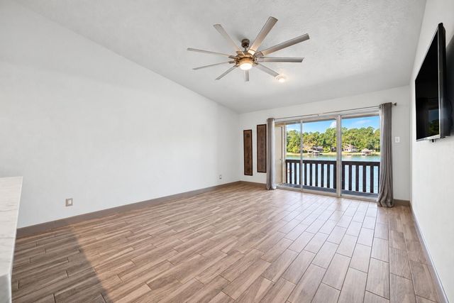 801 River Road 112F, Montgomery, TX 77356