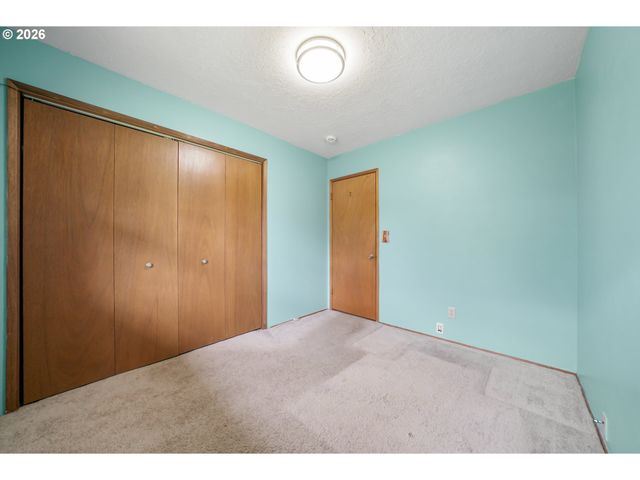 12910 Se CENTER St, Portland, OR 97236
