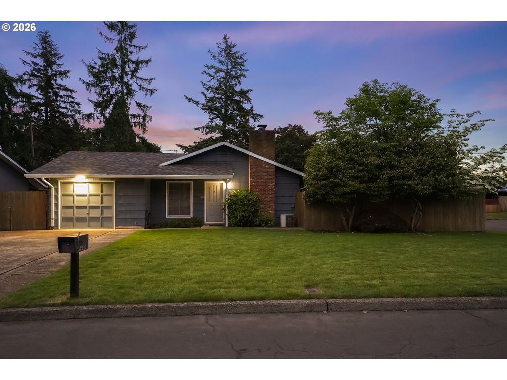 12910 Se CENTER St, Portland, OR 97236