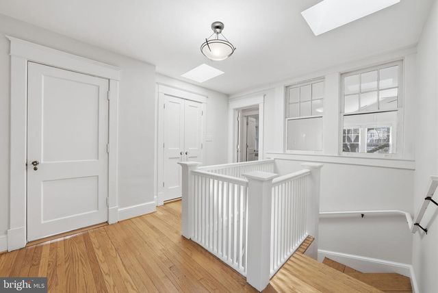 1526 N EDGEWOOD ST, Arlington, VA 22201