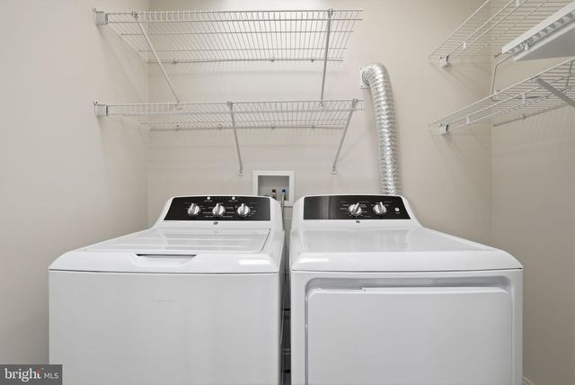 1526 N EDGEWOOD ST, Arlington, VA 22201