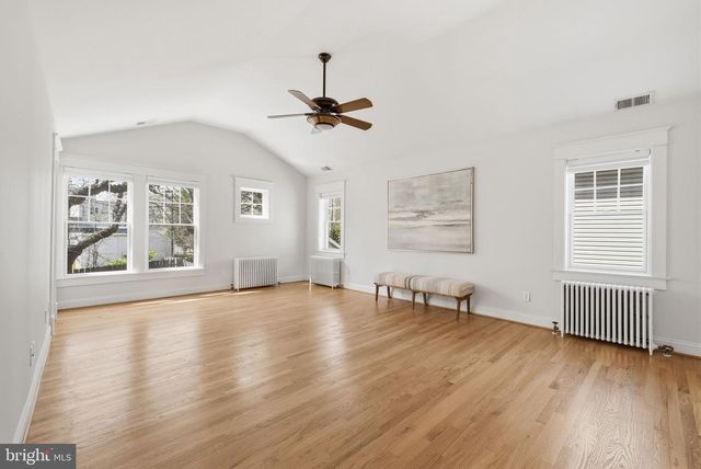 1526 N EDGEWOOD ST, Arlington, VA 22201