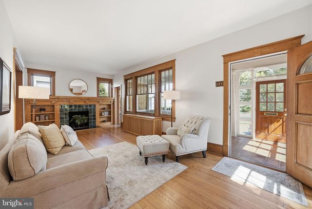 1526 N EDGEWOOD ST, Arlington, VA 22201