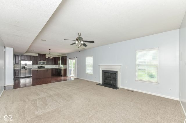 11946 Eaglerun Way, Zionsville, IN 46077