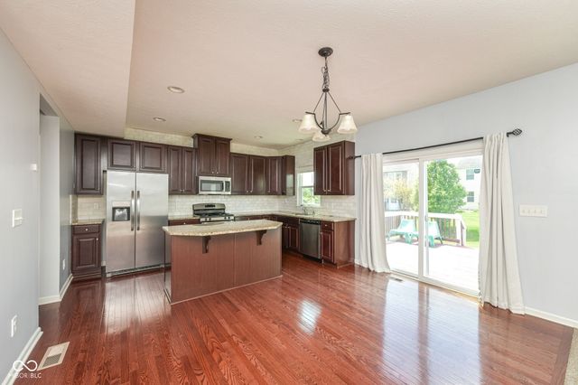 11946 Eaglerun Way, Zionsville, IN 46077