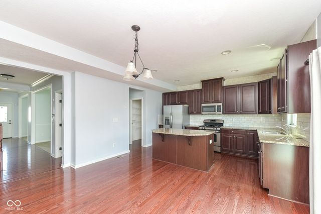 11946 Eaglerun Way, Zionsville, IN 46077
