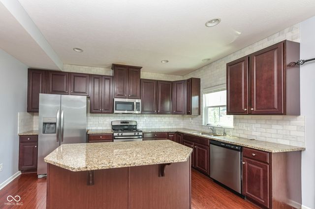 11946 Eaglerun Way, Zionsville, IN 46077