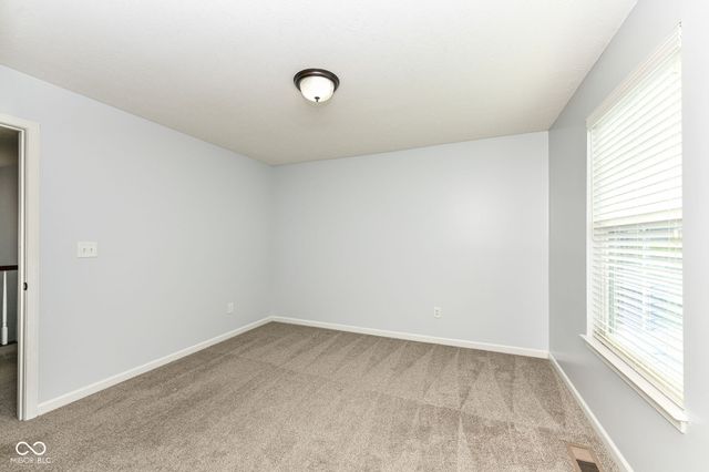 11946 Eaglerun Way, Zionsville, IN 46077
