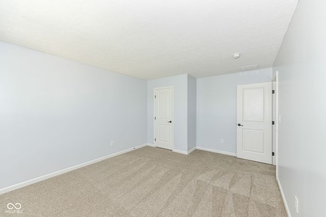 11946 Eaglerun Way, Zionsville, IN 46077