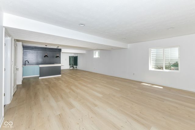 11946 Eaglerun Way, Zionsville, IN 46077