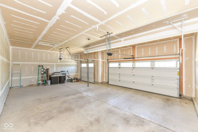 11946 Eaglerun Way, Zionsville, IN 46077
