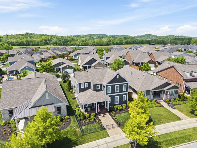1543 Drakes Creek Rd, Hendersonville, TN 37075