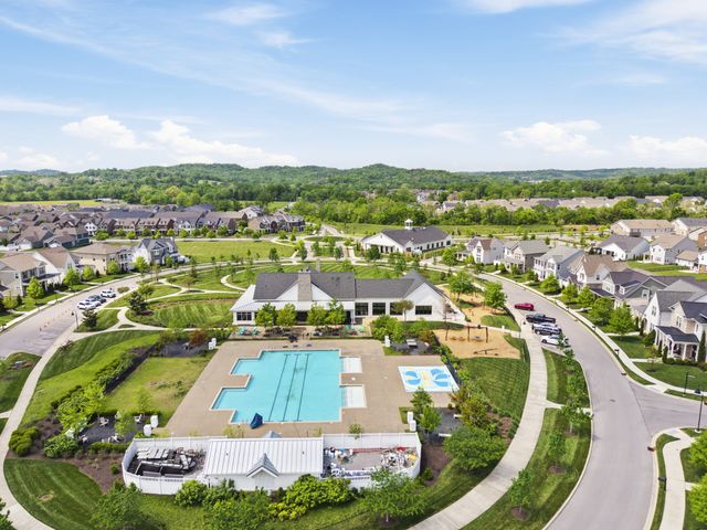 1543 Drakes Creek Rd, Hendersonville, TN 37075