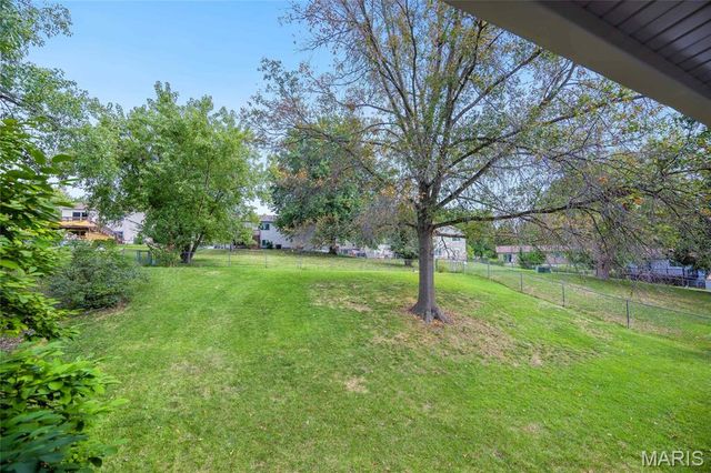 347 Parma Drive, Ballwin, MO 63021