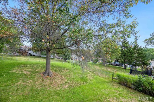 347 Parma Drive, Ballwin, MO 63021