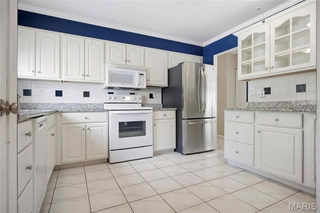 347 Parma Drive, Ballwin, MO 63021