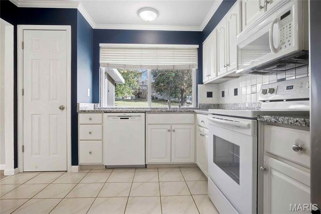 347 Parma Drive, Ballwin, MO 63021